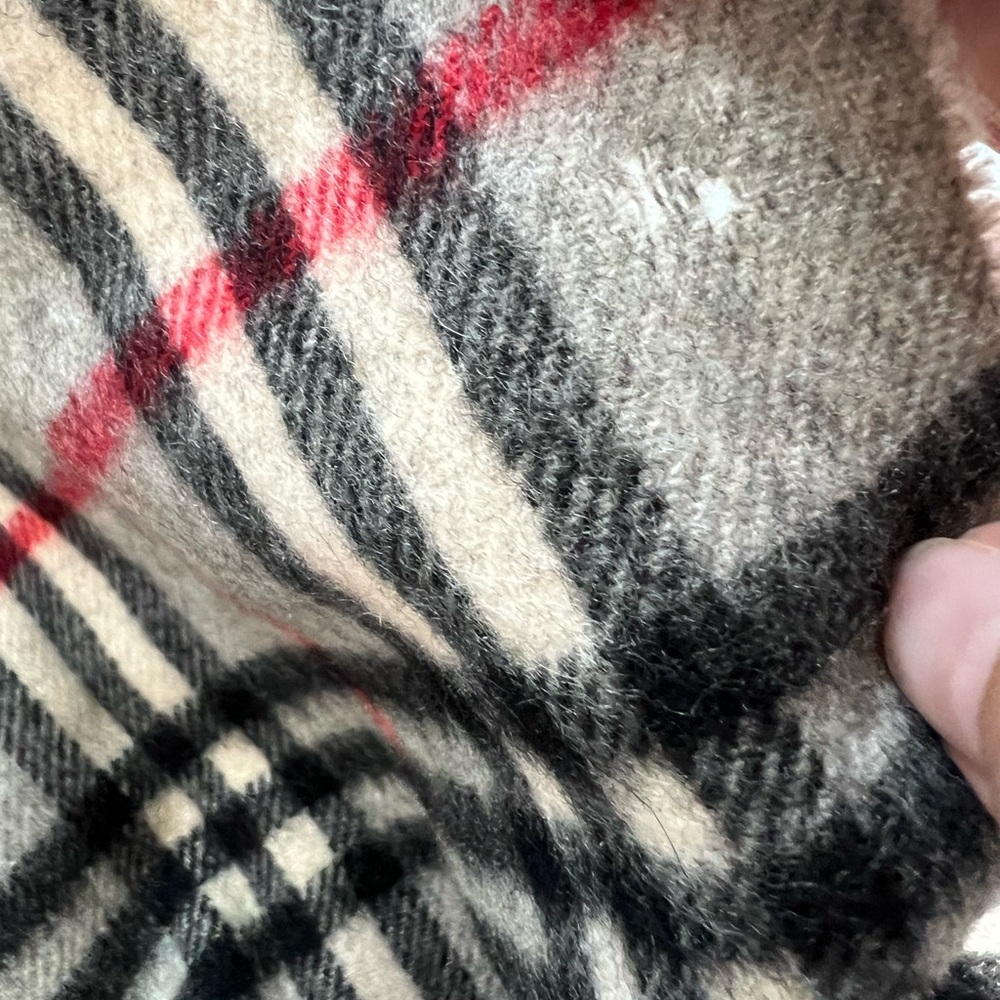 Authentic Burberrys nova check scarf - Picture 6 of 6